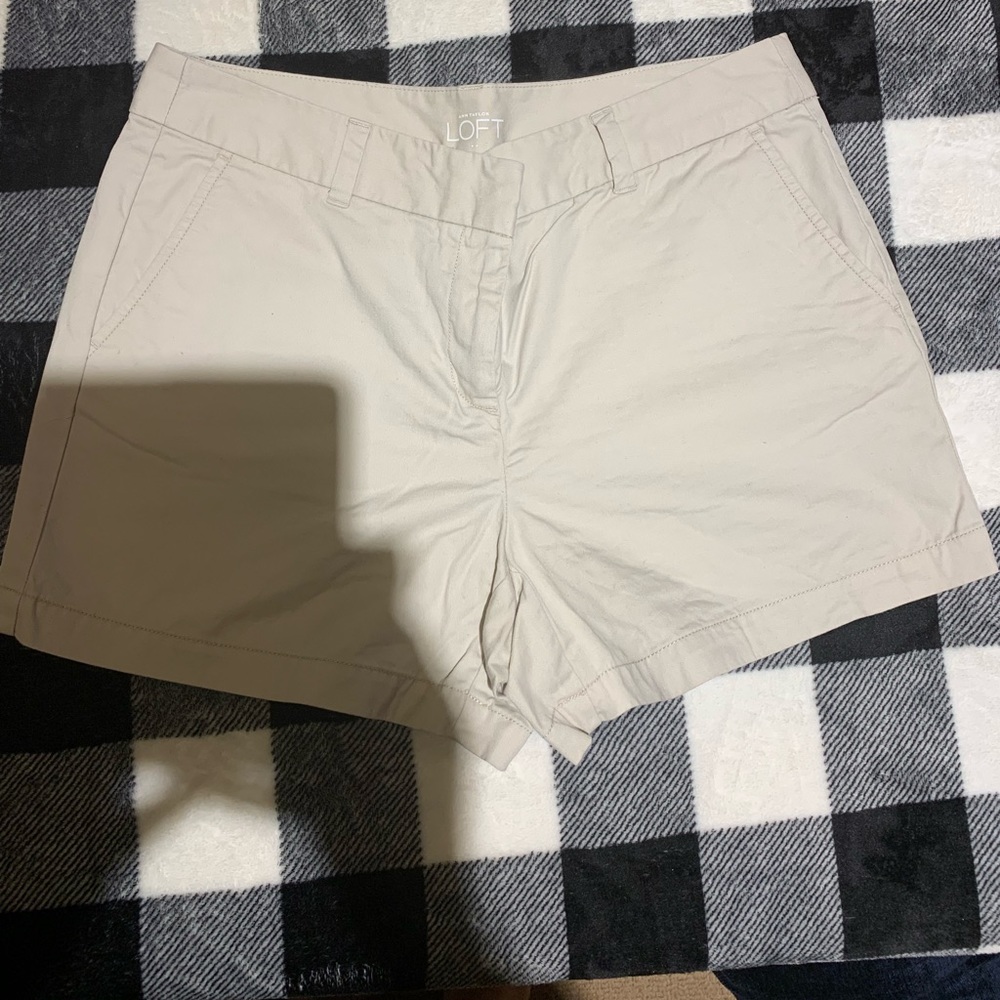 Women’s Ann Taylor Loft Khaki Shorts